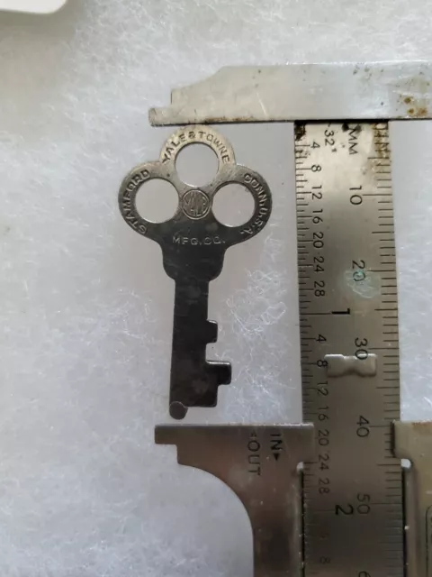 Vintage Yale & Towne Mfg Co Stanford USA Flat Skeleton Key 1.5" Antique Lock Key