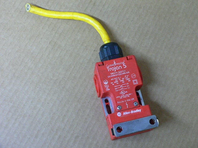 Allen Bradley Guardmaster safety interlock switch 440K-T11146