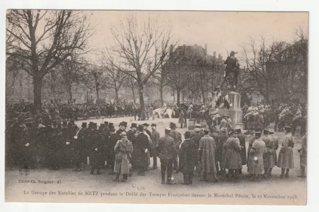 METZ  - Moselle - CPA 57 - Militaire - 1918 Groupe de notables & Maréchal Pétain