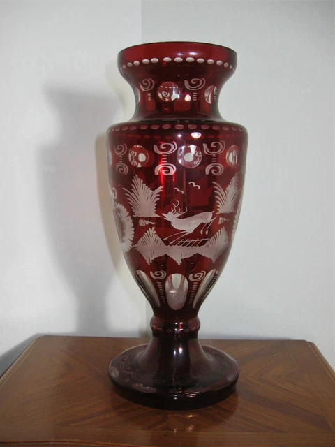 TCHEQUIE - GRAND VASE CRISTAL DE BOHEME  ROUGE RUBIS EGERMANN H  33 cm