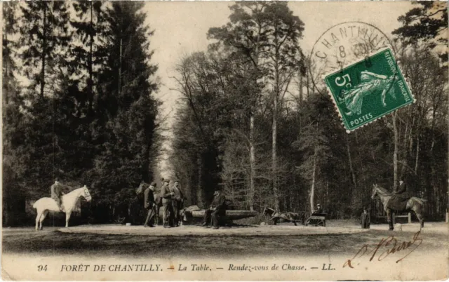 CPA Chantilly - Foret de Chantilly - La Table - Rendez-vous de Chasse (1032164)