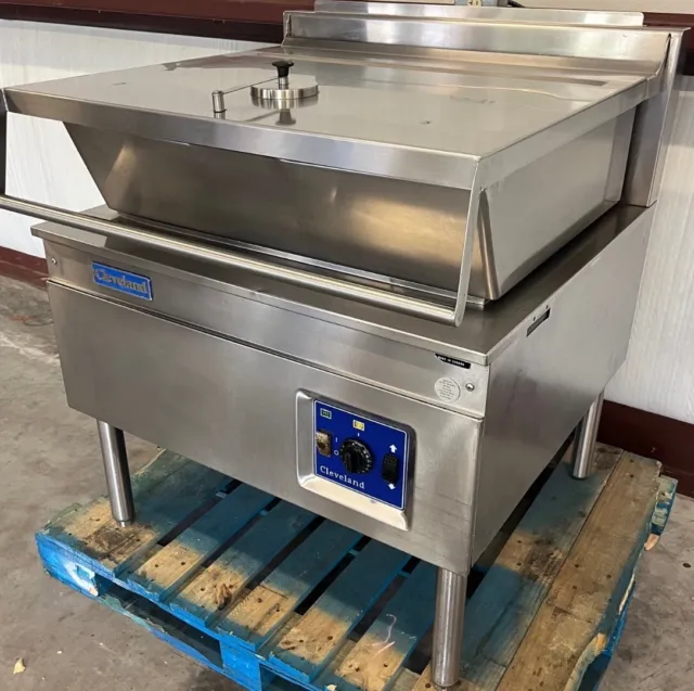 Used Cleveland 30 Gallon Electric Auto Tilt Skillet SEL30TR from School