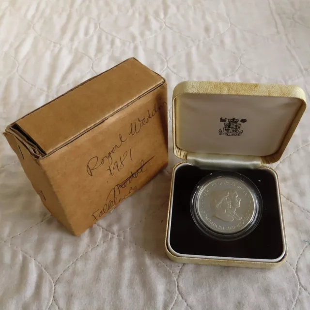 FALKLAND ISLANDS 1981 ROYAL WEDDING SILVER PROOF 50 PENCE CROWN - boxed/outer