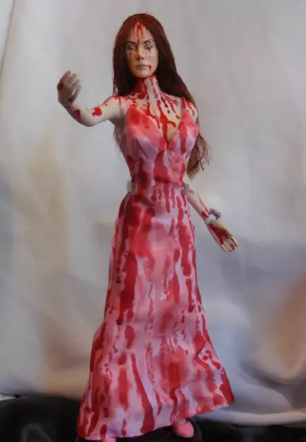 CARRIE 1/6 CUSTOM FIGURE Sissy Spacek 1976 Stephen King Movie Horror doll PHICEN 3