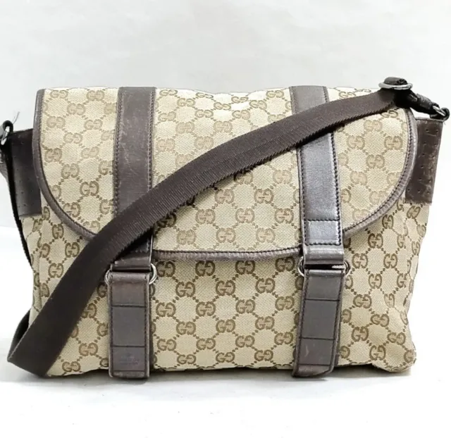 Gucci GG Small Diaper Bag lightly used Very Good  Condition, 100% Authentic.