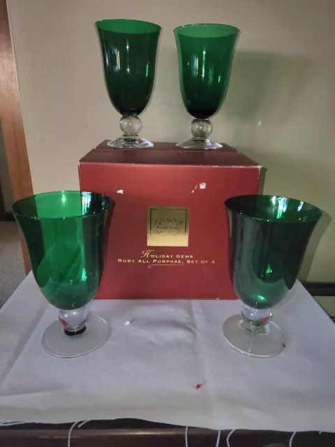https://www.picclickimg.com/BwIAAOSwN41lN-Op/Lenox-Holiday-Gems-Emerald-Green-Crystal-Wine-Water.webp