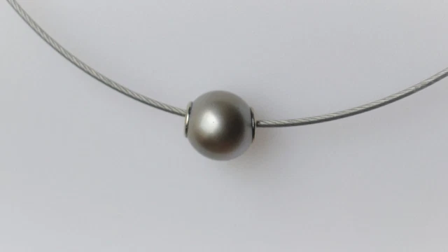 Collier Ras De Cou Vintage Argenté Avec Perles Grena - Bijou Ancien Sans Marque - Occasion Excellent état