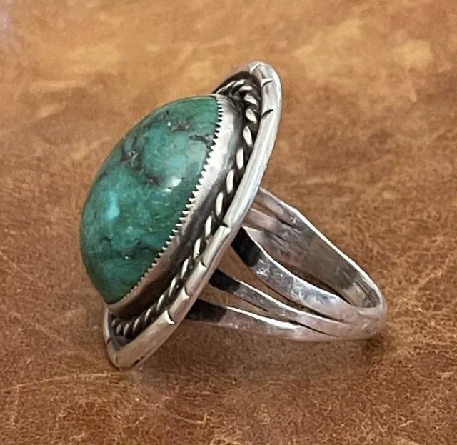 Vtg Native American Navajo Sterling Silver Cabochon Green Turquoise Ring Size 8
