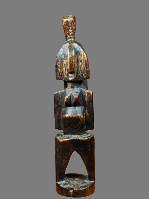 Art africain. Statuette "kakungu". 39 cm. Ethnie Metoko. R.D. CONGO. Afrique.