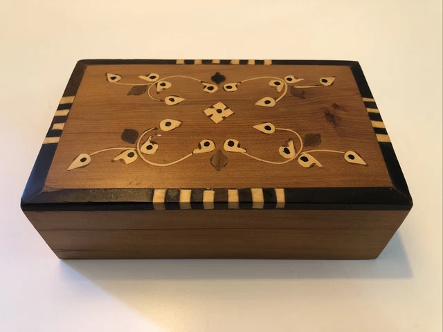 Boite à Bijoux Façon Armoire à 3 Tiroirs Hêtre Et Merisier Pour Les Essences De