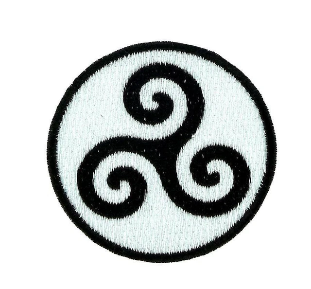 Patch Thermocollant Drapeau Suisse – 40x40 Mm – Broderie Polyester – Lavable 40° – Akachafactory