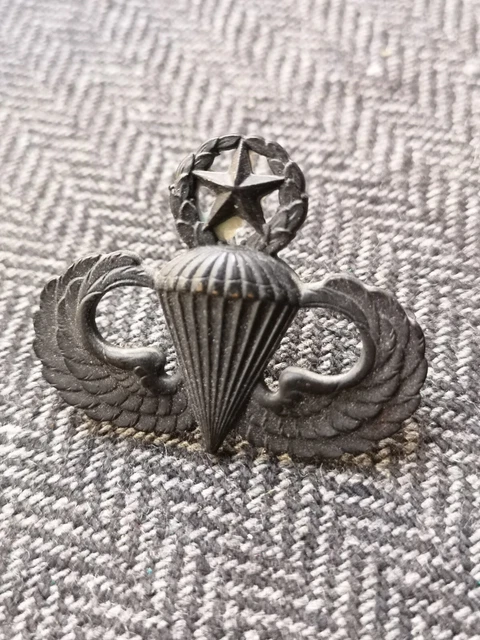 Pin's Insigne Parachutiste US Army - Ailes De Saut Maître, Noir (Neuf)