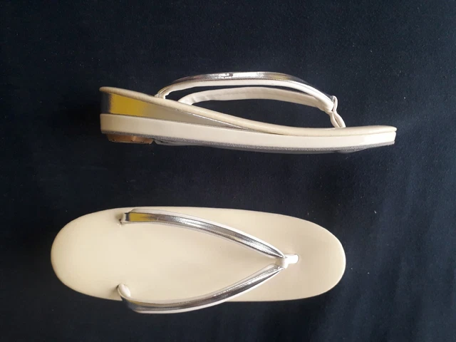 Flop Zori bianco crema inutilizzate taglia 6 UK. 24 cm geisha cosplay