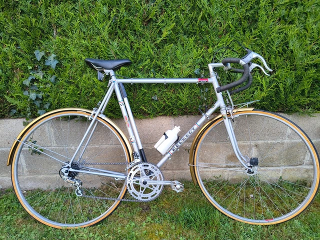 Vélo De Course Peugeot Vintage - Cadre Reynolds / Stronglight - À Restaurer
