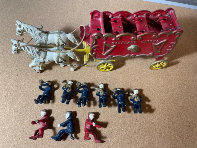 Cast iron Kenton Overland type circus band wagen with all figures