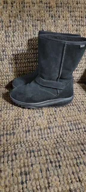 Womans skechers shape up boots size 6