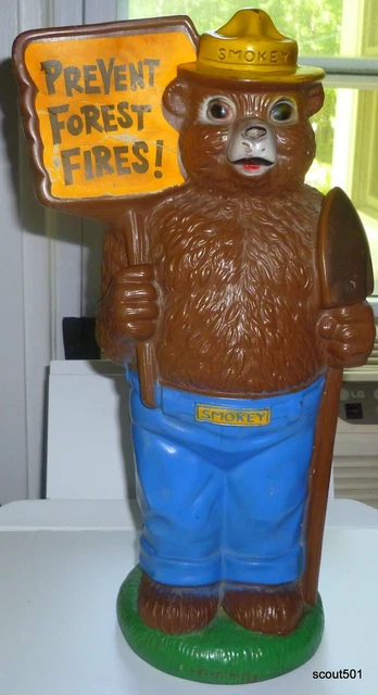 Vintage 1972 Smokey The Bear Holding Prevent Forest Fires Sign Plastic 13” Bank