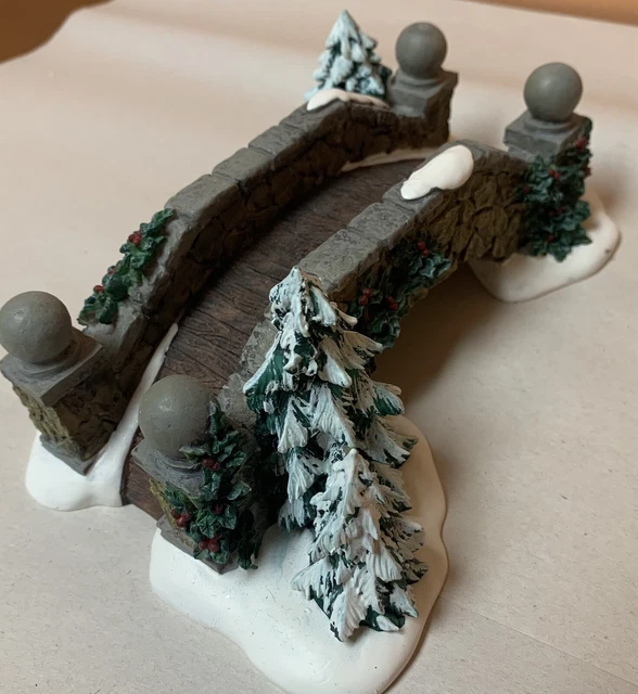 DEPT 56 North Pole Stone Footbridge Village Accessory w/BOX #52646