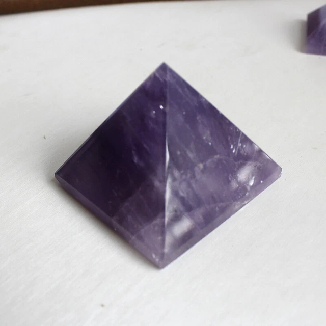 Reiner lila Kristall natürlicher Amethyst Ornamente Pyramide Wohnkultur