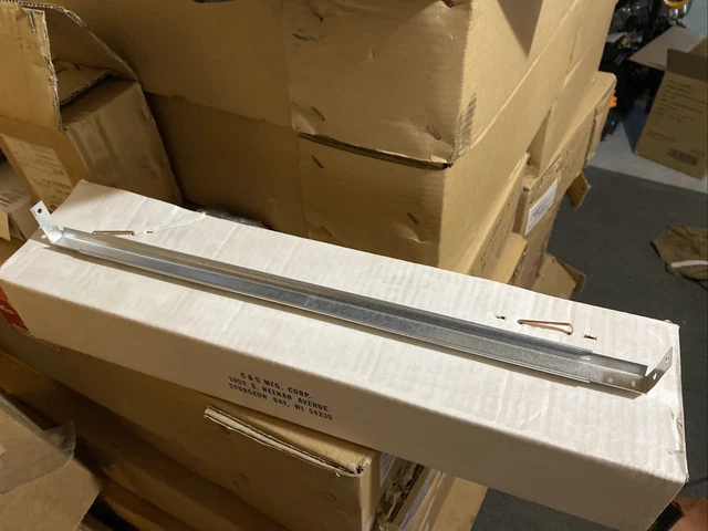 25 ET-125G Basset Bracket - Extra Long Without Screws - Galvanized - (Box of 25)