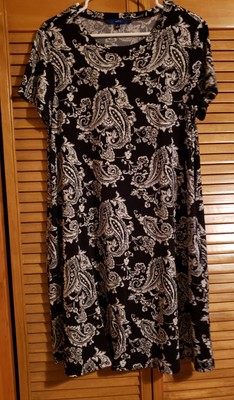 NWOT women's Apt. 9 size Large dress with POCKETS