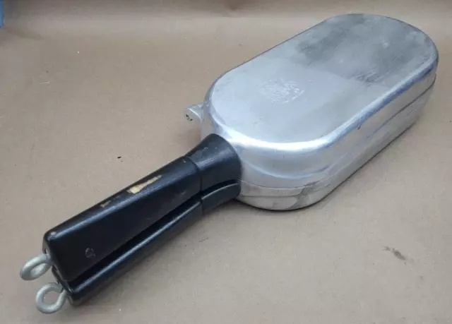 Vintage Miracle Maid Cookware G2 Hinged Folding Aluminum Omelet Fish Pan