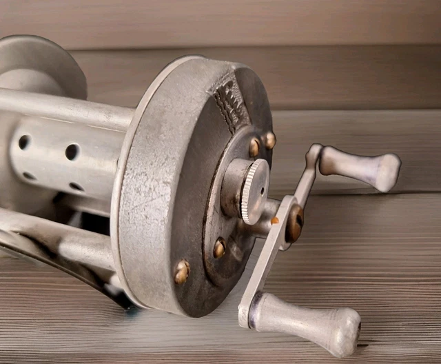 LANGLEY DELUXE LAKECAST FISHING REEL VINTAGE Deluxe Lakecast Model