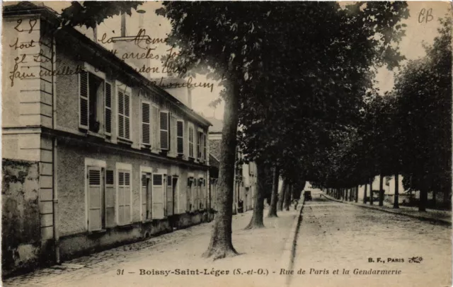 CPA BOISSY-St-LÉGER - Rue de Paris et la Gendarmerie (659718)