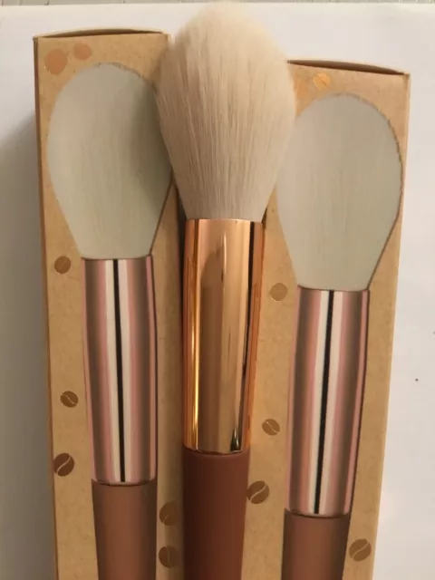 LOT OS 3 essence Coffee to Glow Scented Highlighter Brush Super Soft & Extra