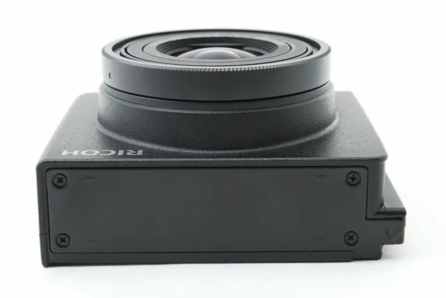 Ricoh Pentax s10 24-72mm f2.5-4.4 VC Lens F. GXR Mirrorless Digital Camera 2