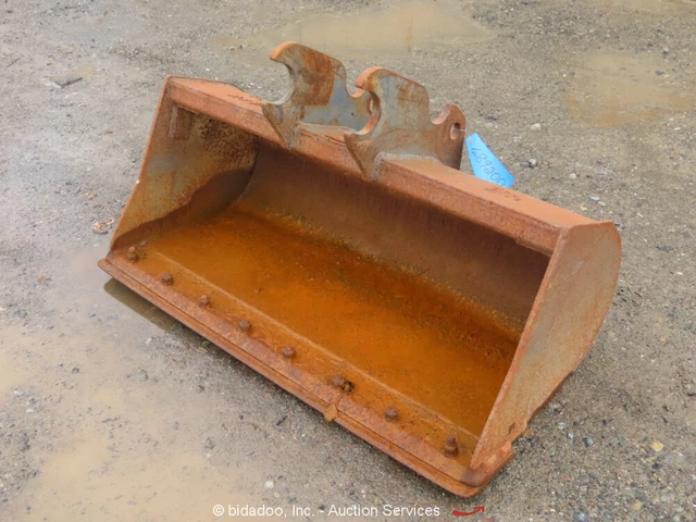 Kubota K7924 48" Clean Out Bucket Attachment For Mini Excavators bidadoo