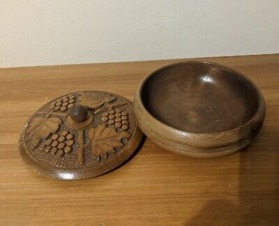 Vintage  Antique Turned Wood Bowl Carved Lid Trinket Box  Jewellery/KeysWoodware