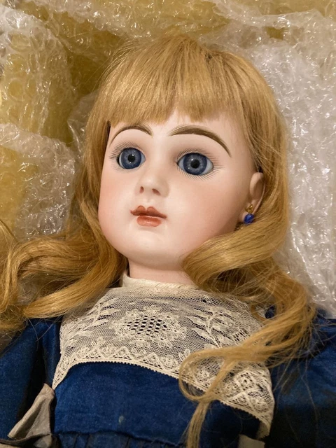 Poupées de porcelaine - Dolls - Laval, Quebec | Marketplace