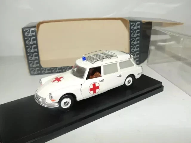 Citroën ID 19 break ambulance municipale - H0