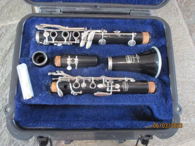 Selmer Bundy brand Clarinet. Made in USA Selmer Bundy brand Clarinet. Made in USA