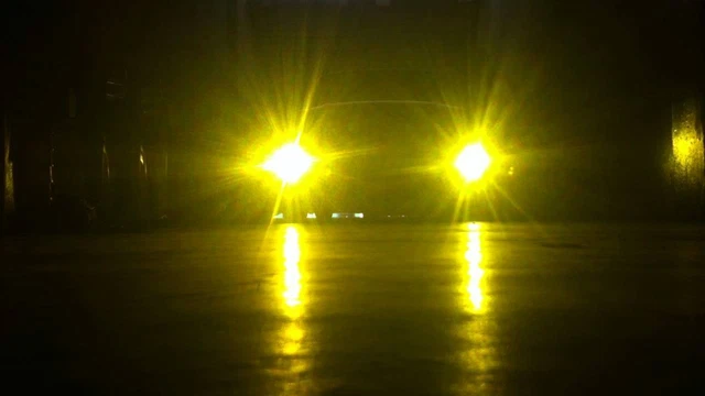 Kit 2 Ampoules LED H4 55W 6000K Blanc + 3000K Jaune Pour Phare Voiture - Neuf