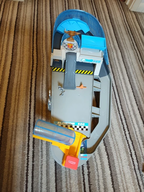 DISNEY PIXAR CARS Mini Racers Rollin Raceway Playset with Speed ...