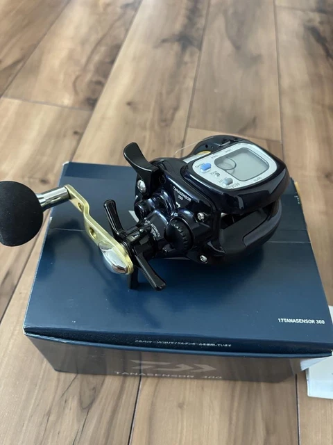 【DAIWA SUPER TANASENSOR-X 300Ci】 DAIWA SUPER TANASENSOR-Z 300Ci Fishing Reel Silver Digital