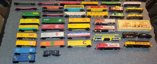 Tyco, Bachmann, Life Like Etc.  HO Scale Bench Clearing lot of Engines and Cars