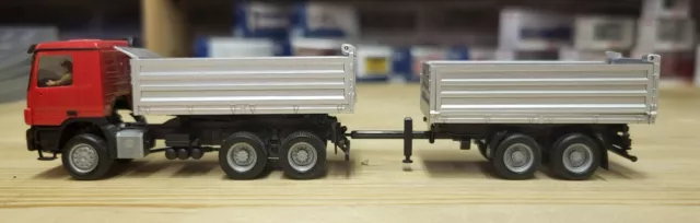 Herpa 1:87 Mercedes-Benz Actros Tandemzug mit Figur.  Gebraucht