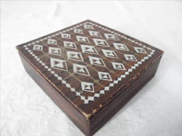 VINTAGE LOT DE PORTE COUTEAU DANS UNE JOLIE BOITE (Le tout en bois) ANCIEN
