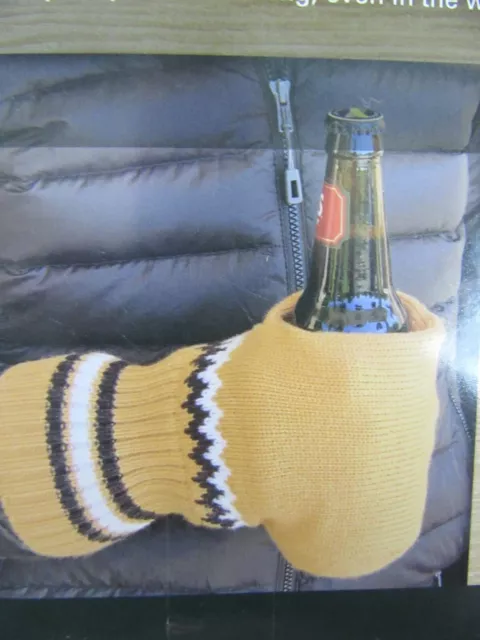 590. Cozy Knit BEER MITTEN Holds a 12 Ounce Can of Beer Keep Hands Warm