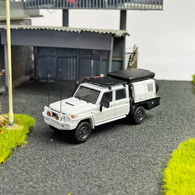 1/64 Toyota Land Cruiser LC79 Pickup long-Wheelbase White Diecast Car Model Toy