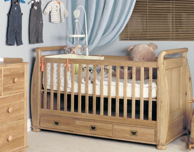 PRELOVED BAUMHAUS AMELIE Oak Cot Bed With 3 drawers & Changing unit £