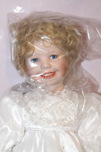The Ashton Drake Galleries collectible porcelain doll 14 - LITTLE YOLANDA 1995