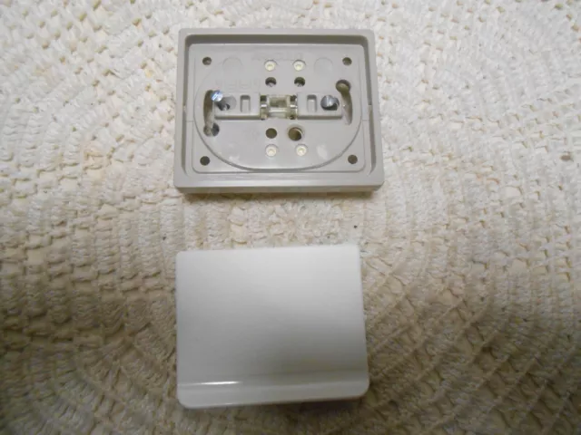 Interrupteur   Simple  Arnould 1001 / Blanc Et Beige /