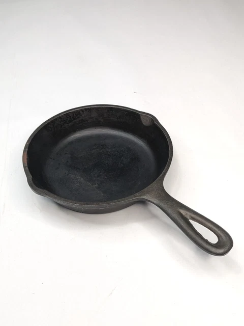 Vtg Small Cast Iron Skillet No.3 - 6 5/8" Double Spouts USA Made VGC