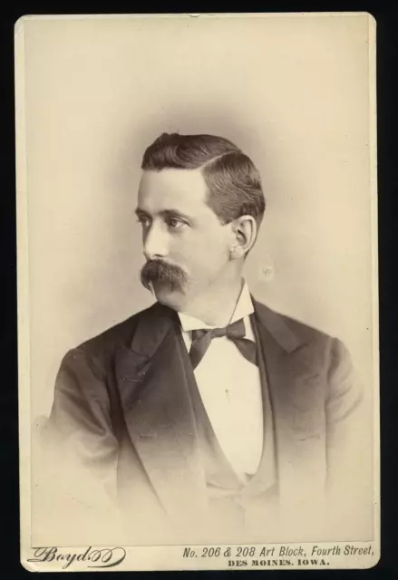 Handsome Des Moines IOWA Man Semi Profile Actor or Opera Singer 1880s Photo