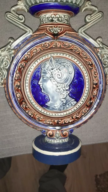 rare vase majolique renaissance sarreguemines 26 cm decor medaillon fin 19ème 