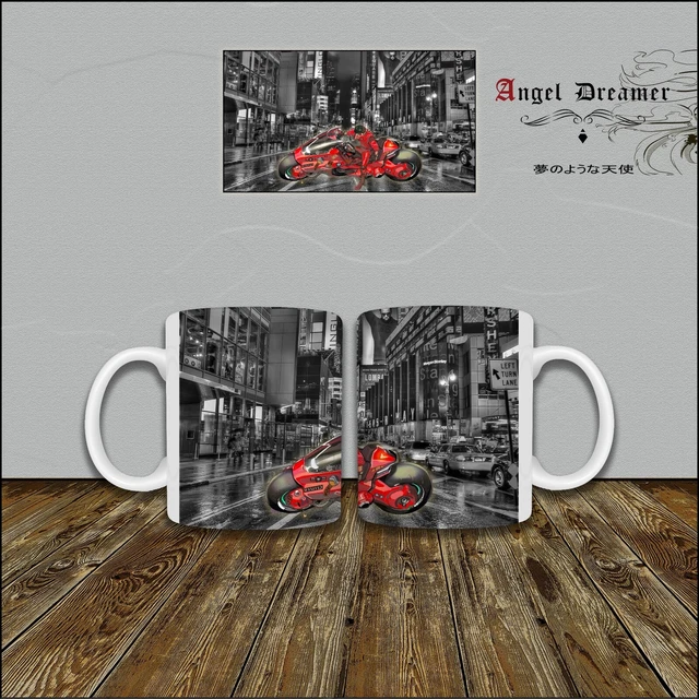 Mug Akira – Tasse Manga Avec Moto Rouge Sur Fond Urbain, Céramique Brillante 325 Ml